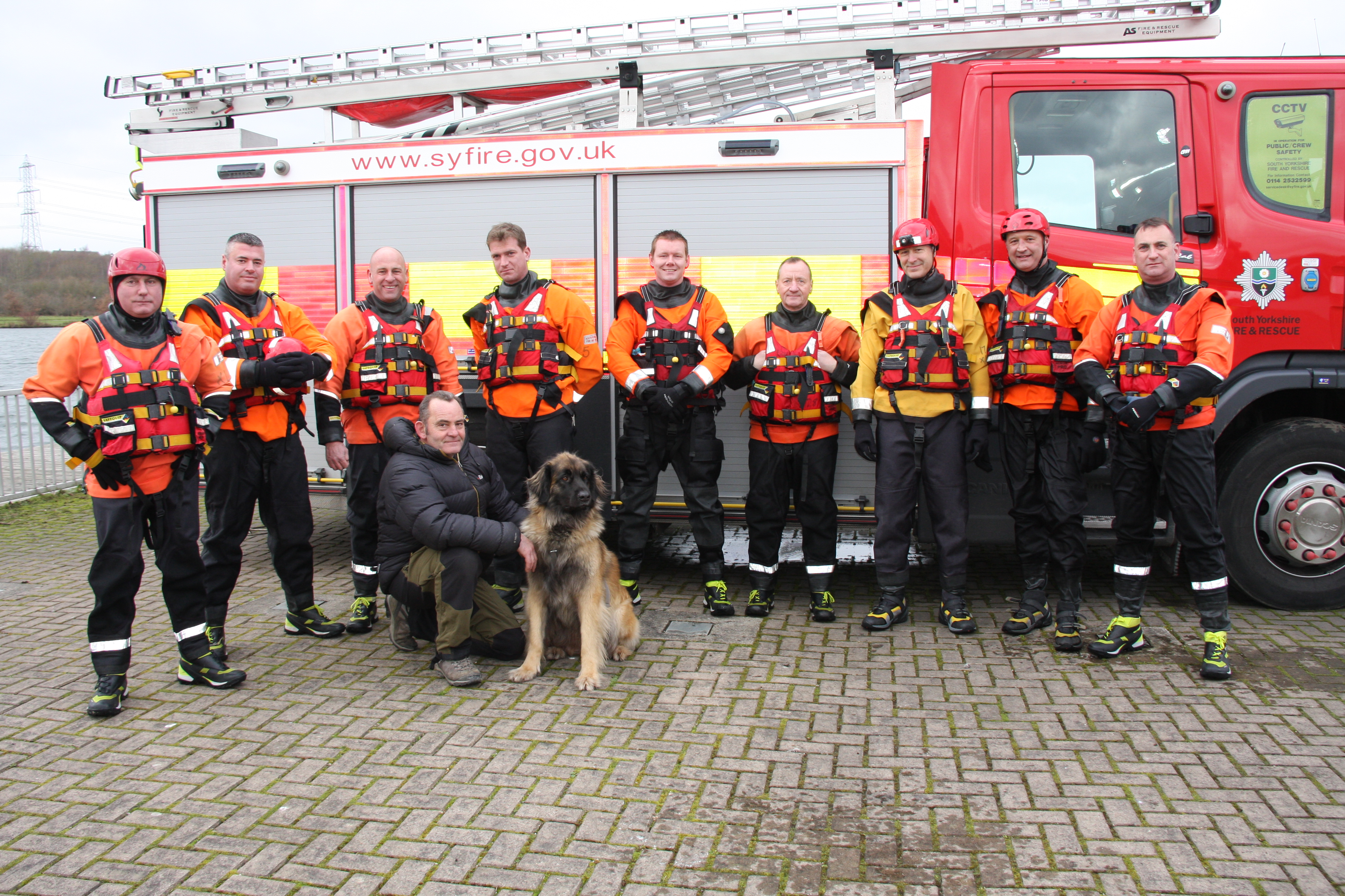 Water rescue dogs join South Yorkshire firefighters in training ...
